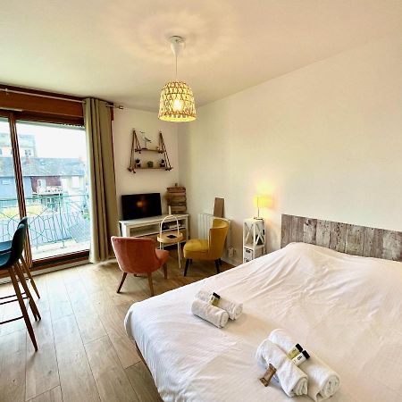 Salm, Coquet Studio Avec Balcon Ouistreham Exterior photo